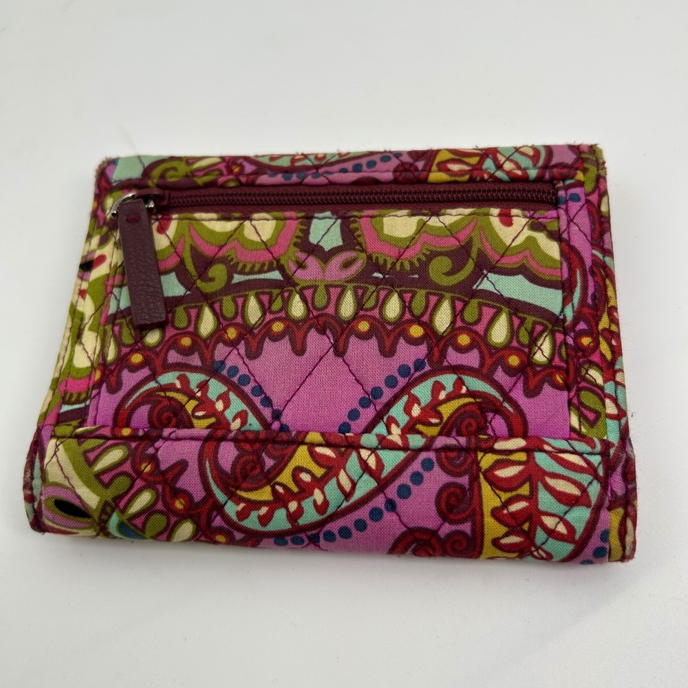 Vera Bradley Trifold Wallet Womens OS Purple Paisley Excellent‎ Quilted Cotton - Picture 2 of 5